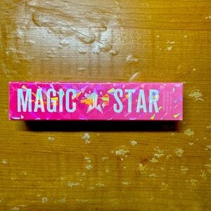 Jeffree Star Magic Star Concealer Color Yellow